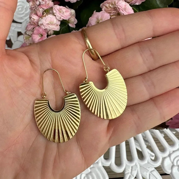 Crescent 18K Gold Plated Stainless Steel Waterproof Earrings - Picture 7 of 11